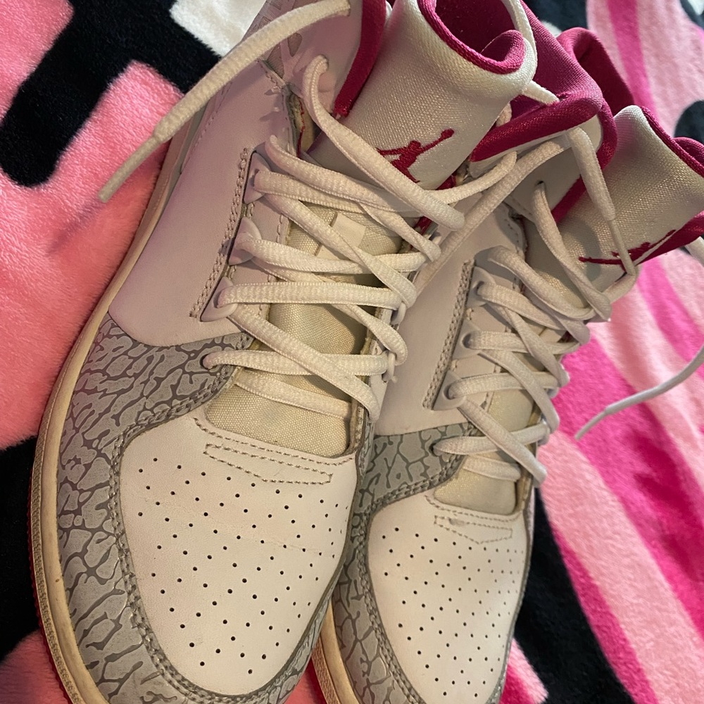 Jordan Girls Shoes - Picture 3 of 6